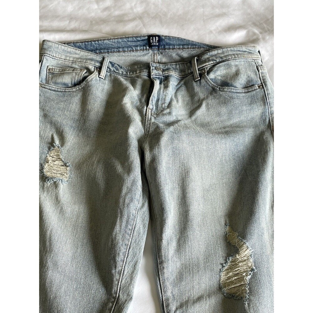 Gap Women’s Jeans Straight Leg Size 32 Light Wash Distressed